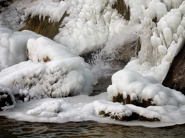 sculptures de glace à la cascade de glandieu