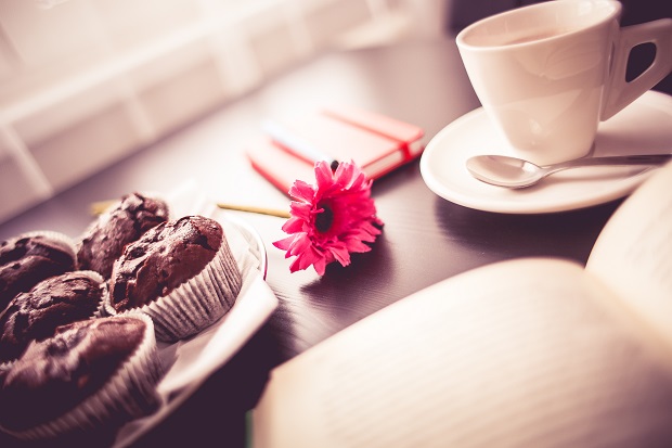 slow life pause café muffins